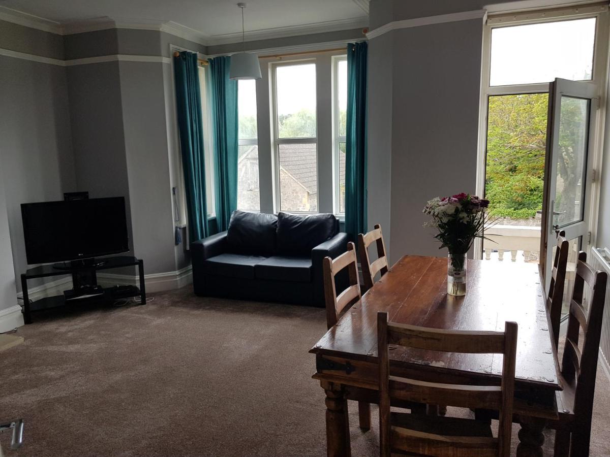Large First Floor Balcony Flat Next To Beach Leilighet Weston-super-Mare Eksteriør bilde