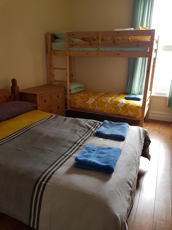 Large First Floor Balcony Flat Next To Beach Leilighet Weston-super-Mare Eksteriør bilde